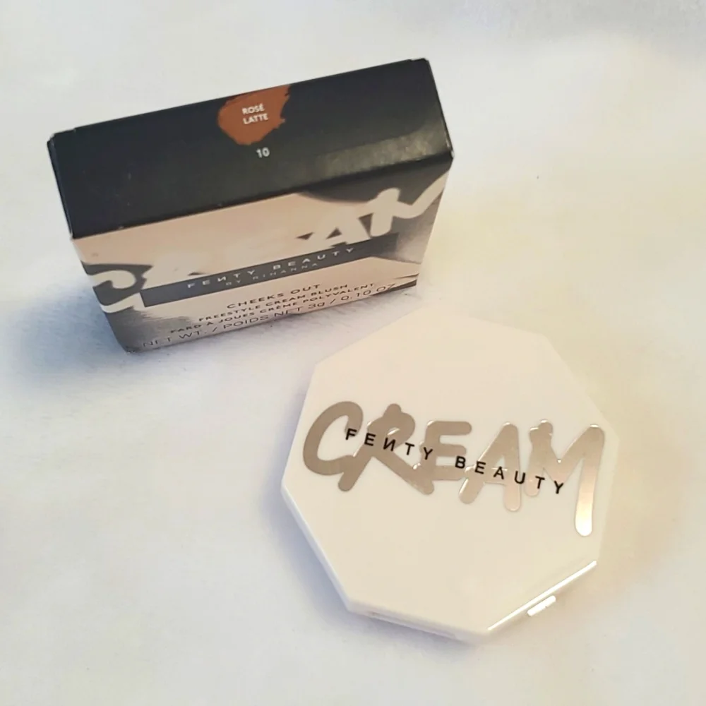 NIB Fenty Beauty by Rihanna Cheeks Out Freestyle Cream Blush 10 Rose Latte